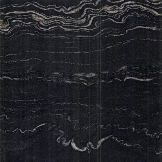 Superfícies de mármore com veios pretos e dourados em ambientes internos