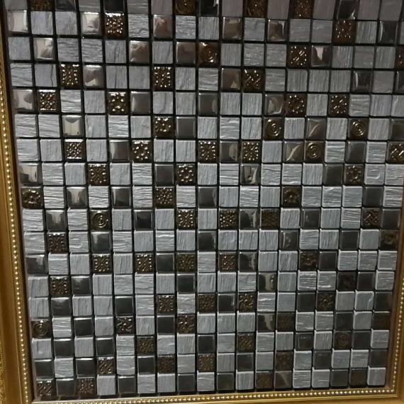 Material de construção em mosaico