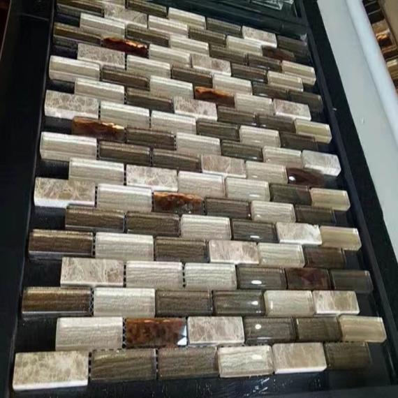 Material de construção em mosaico